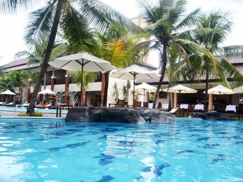 The Arnawa Hotel Pangandaran - Havuz