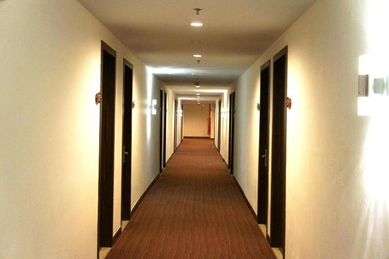 Ameera Hotel Pekanbaru - Lobi