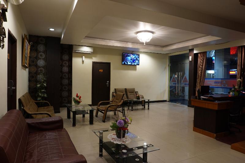 OYO 1161 Stefani City Hotel - Lobi