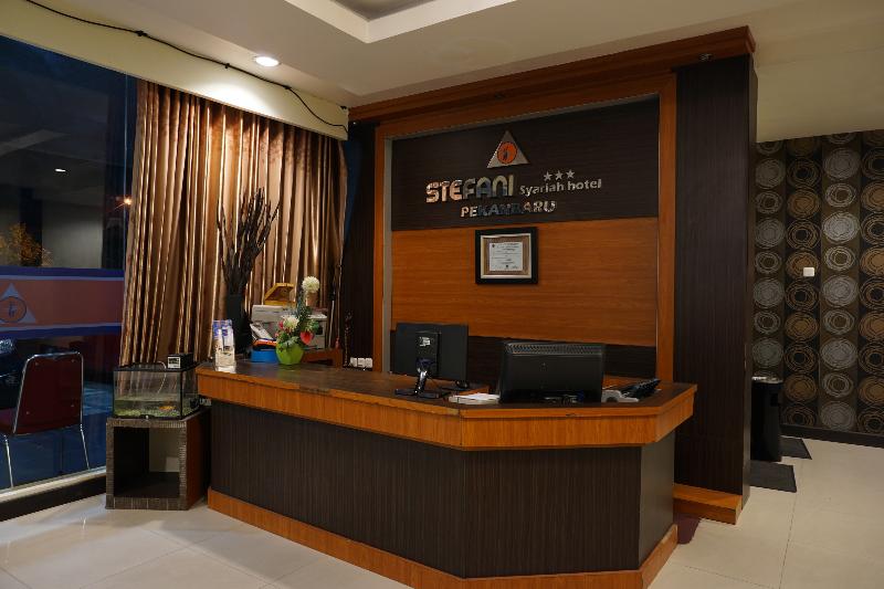OYO 1161 Stefani City Hotel - Lobi