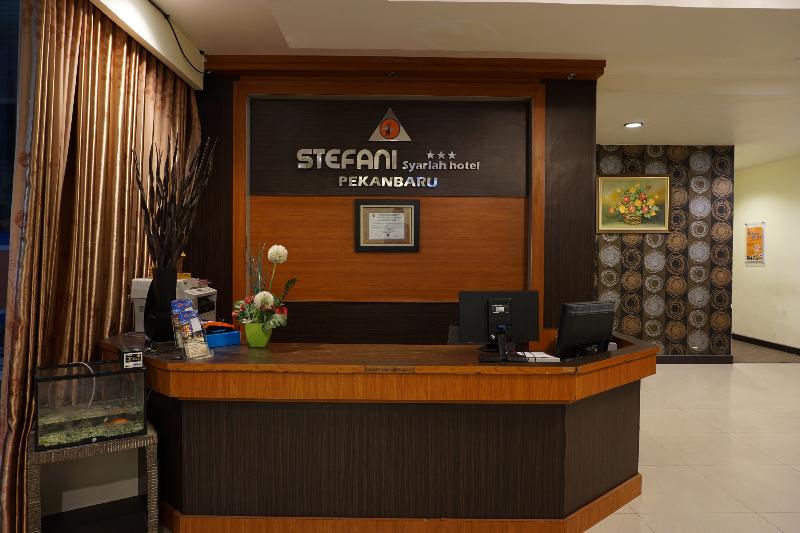 OYO 1161 Stefani City Hotel - Lobi