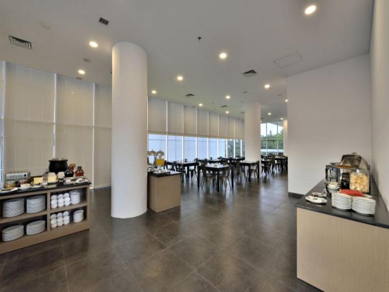 Whiz Hotel Sudirman Pekanbaru - Restoran