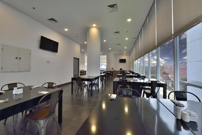 Whiz Hotel Sudirman Pekanbaru - Restoran