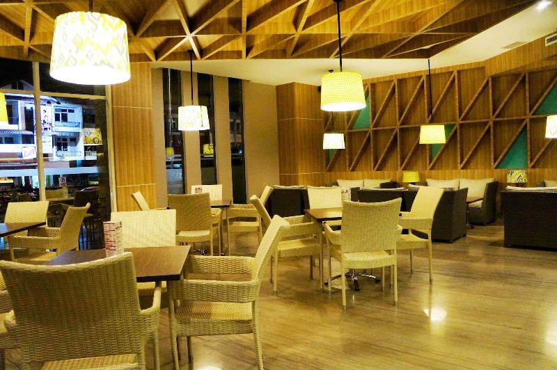 Orchardz Hotel Gajahmada - Restoran