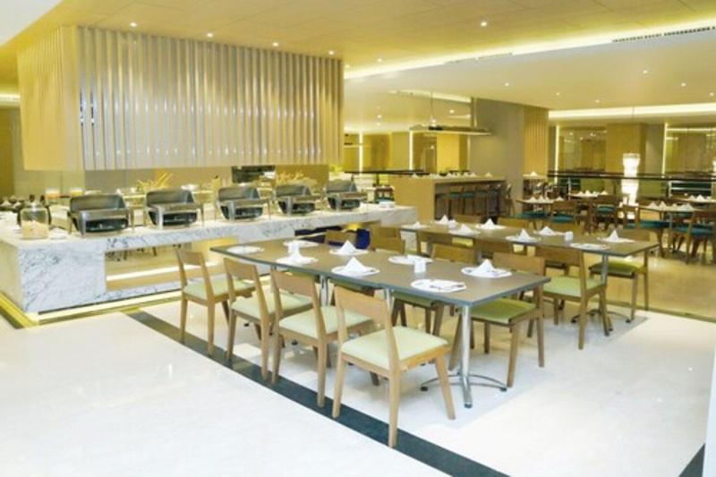 Orchardz Hotel Gajahmada - Restoran