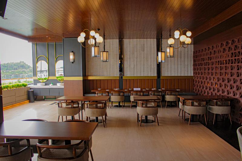 Harris Hotel Samarinda - Bar