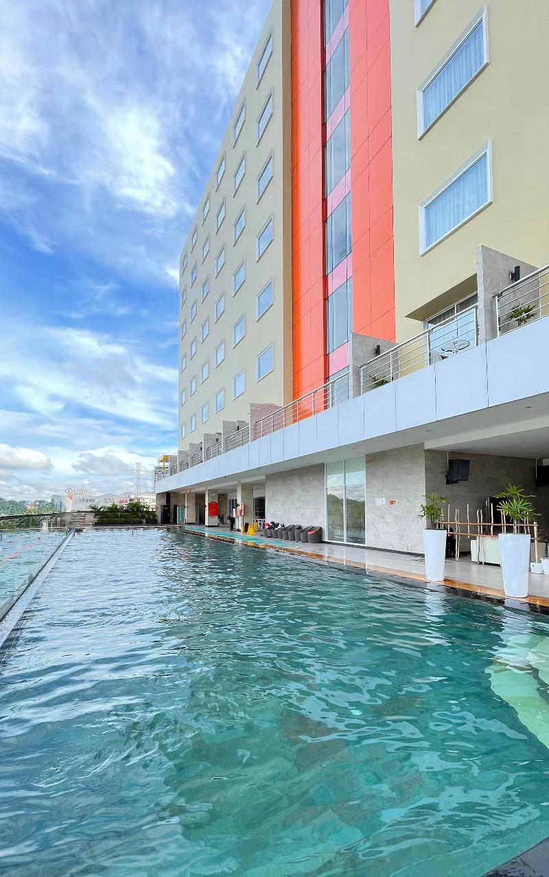 Harris Hotel Samarinda - Havuz