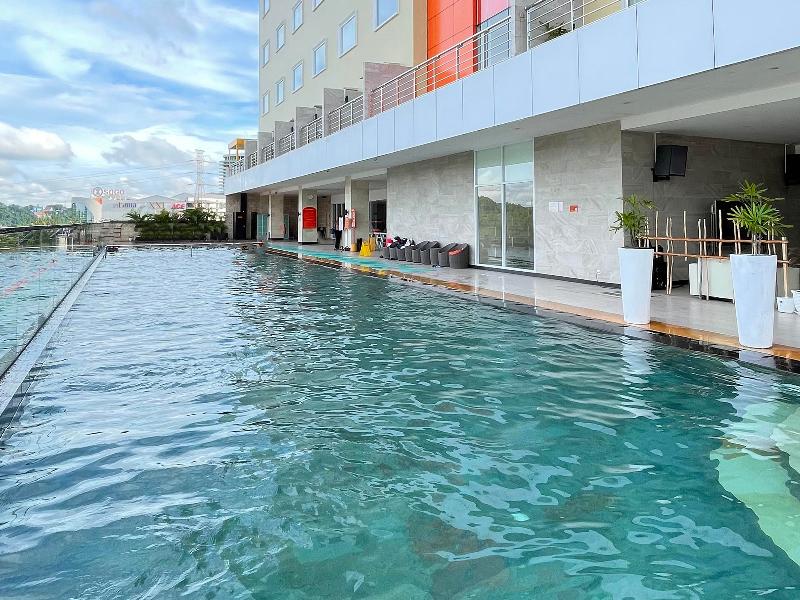 Harris Hotel Samarinda - Havuz