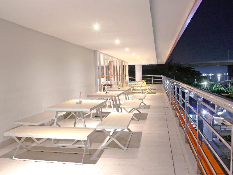 Harris Hotel Samarinda - Teras