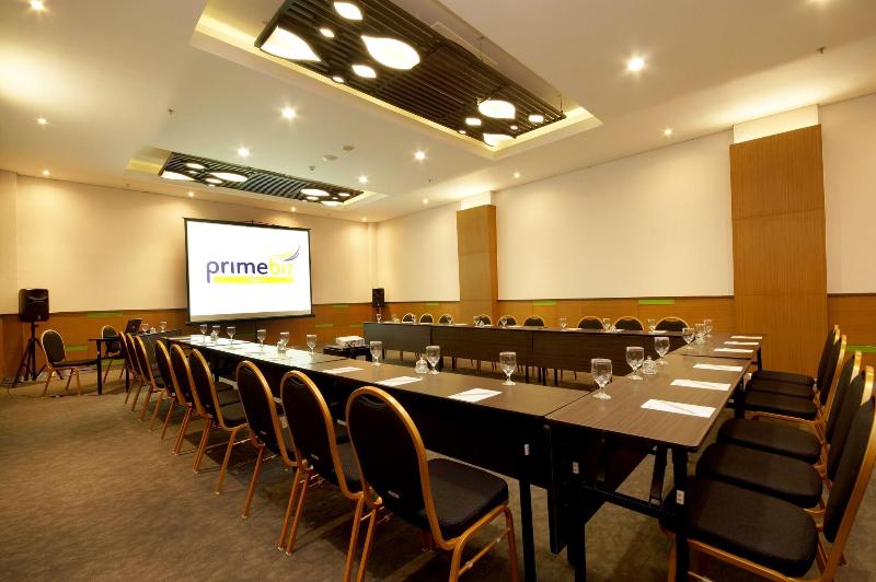 PrimeBiz Hotel Tegal - Toplantı