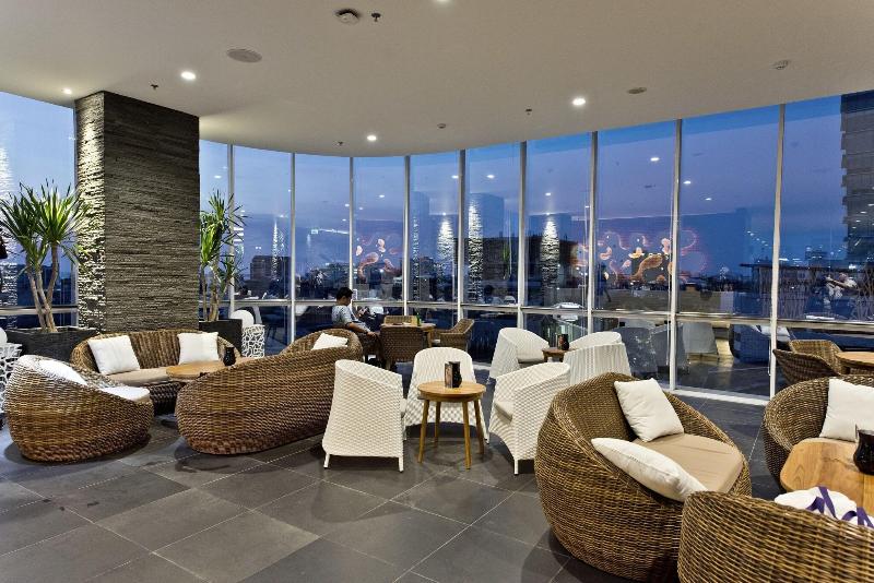 Melia Makassar - Bar