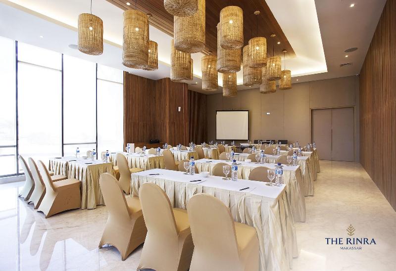 The Rinra Makassar - Toplantı