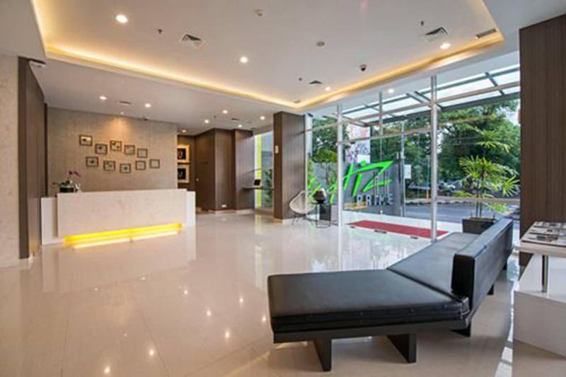 Whiz Prime Hasanudin Makassar - Lobi