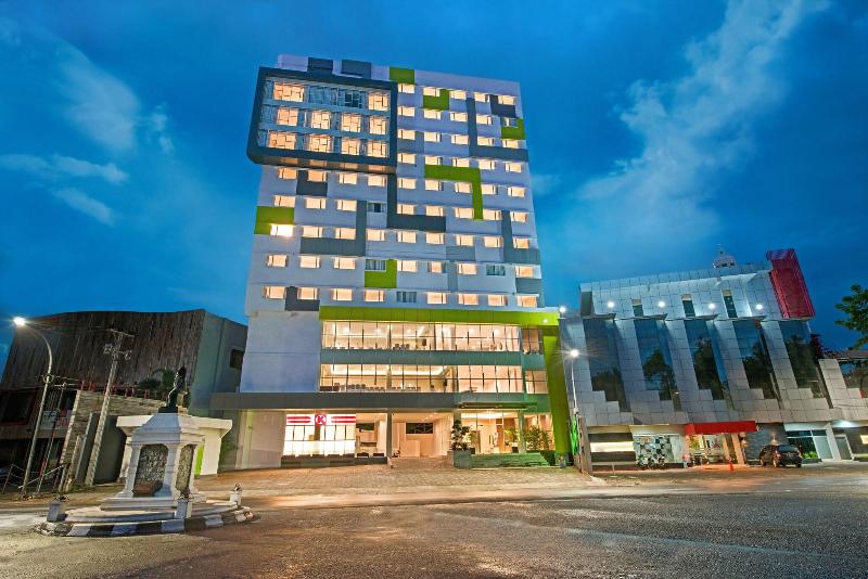 Whiz Prime Hasanudin Makassar - Genel