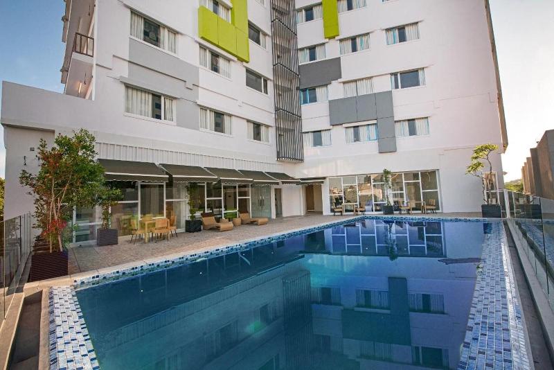 Whiz Prime Hasanudin Makassar - Havuz