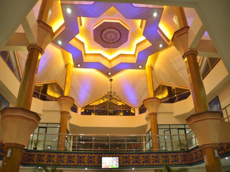 Yusro Hotel Jombang - Lobi