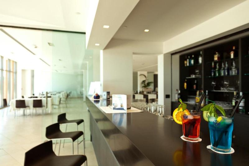 Inn Naples Airport - Bar