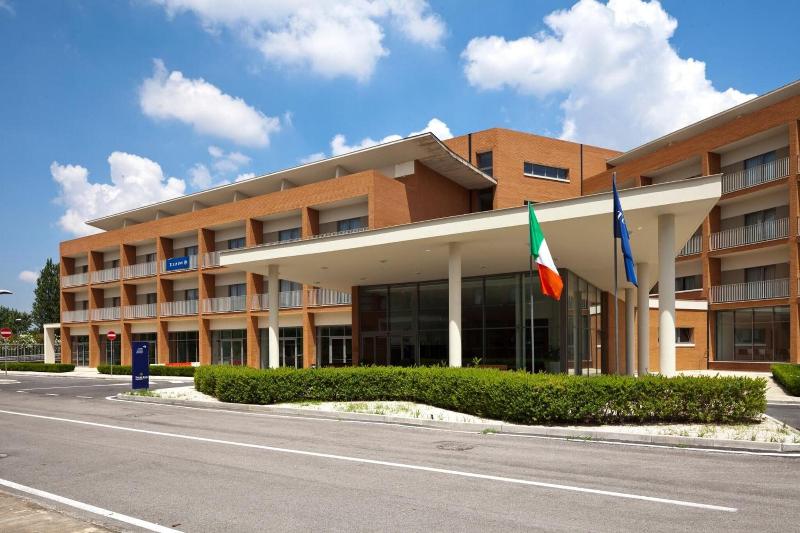 Inn Naples Airport - Genel