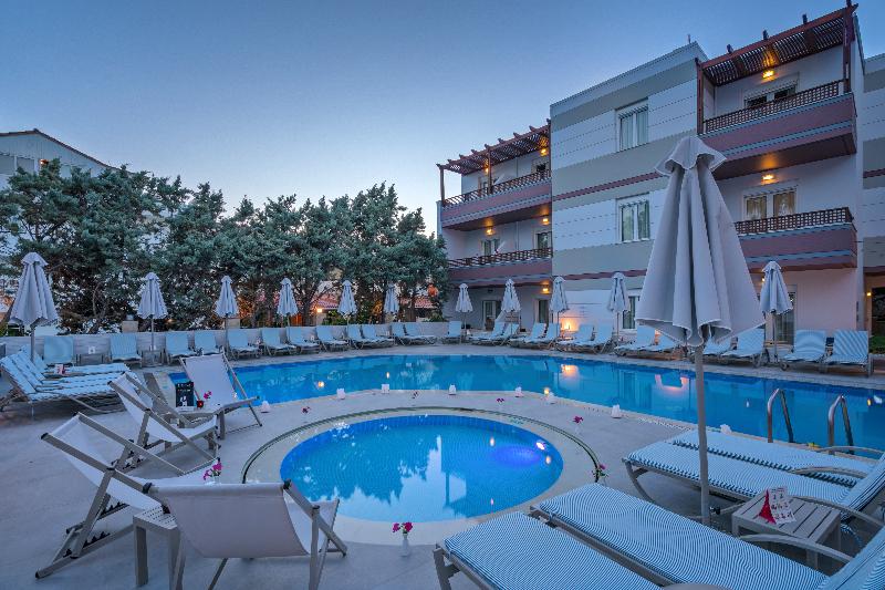 Summer Dream Hotel Apts - Havuz
