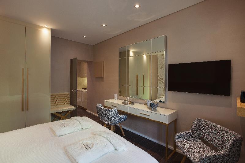Consolato Boutique - Oda