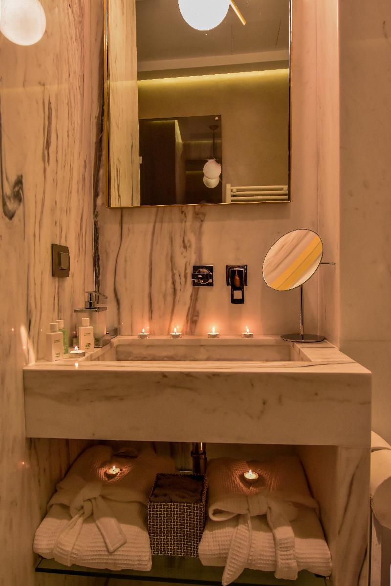 Consolato Boutique - Oda