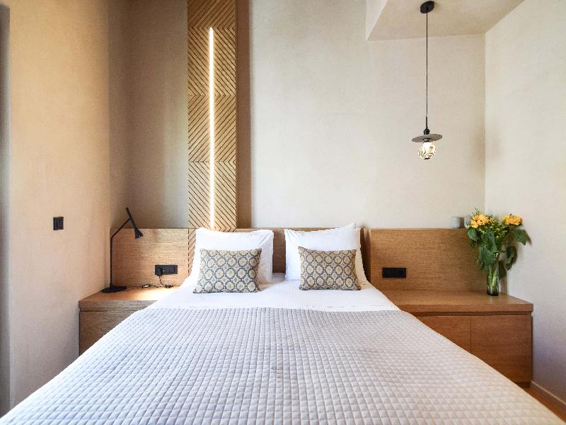 Consolato Boutique - Oda