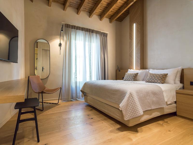 Consolato Boutique - Oda
