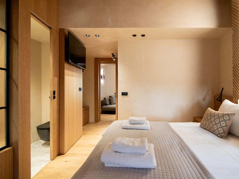 Consolato Boutique - Oda