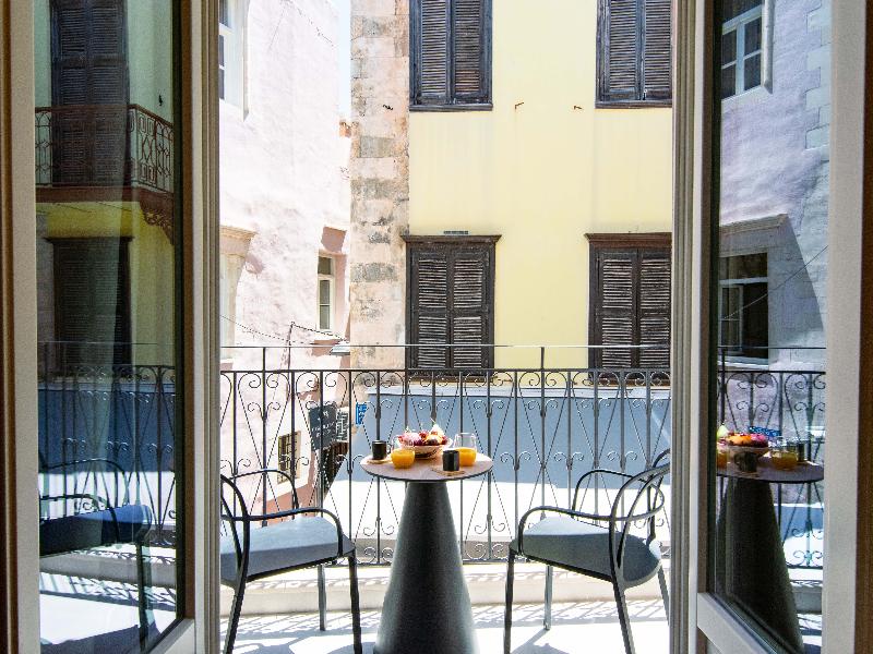 Consolato Boutique - Oda