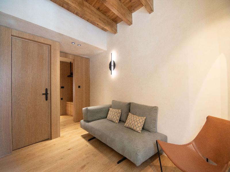 Consolato Boutique - Oda