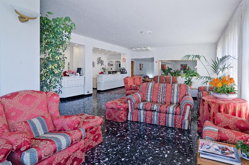 Hotel Ariston Montecarlo - Lobi
