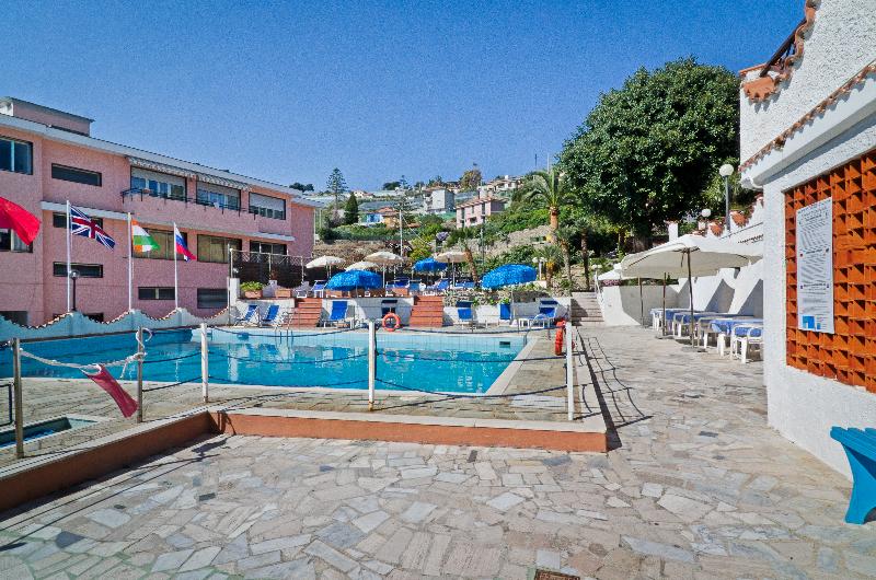 Hotel Ariston Montecarlo - Havuz