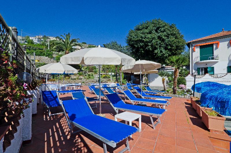 Hotel Ariston Montecarlo - Teras
