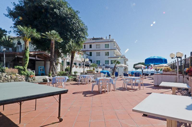 Hotel Ariston Montecarlo - Teras