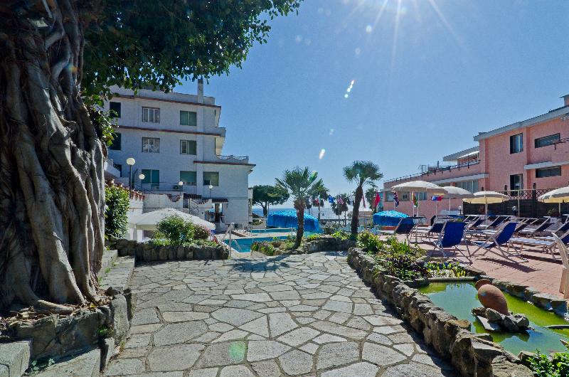 Hotel Ariston Montecarlo - Teras