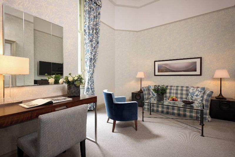 Balmoral Hotel - Oda