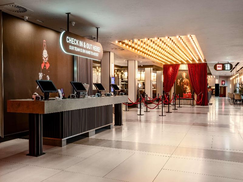 Radisson Hotel & Conference Centre London Heathrow - Lobi