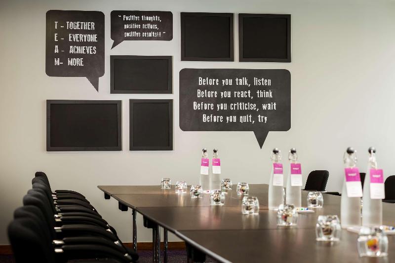 Radisson Hotel & Conference Centre London Heathrow - Toplantı