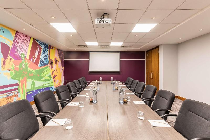 Radisson Hotel & Conference Centre London Heathrow - Toplantı