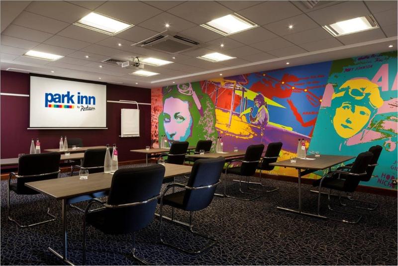 Radisson Hotel & Conference Centre London Heathrow - Toplantı