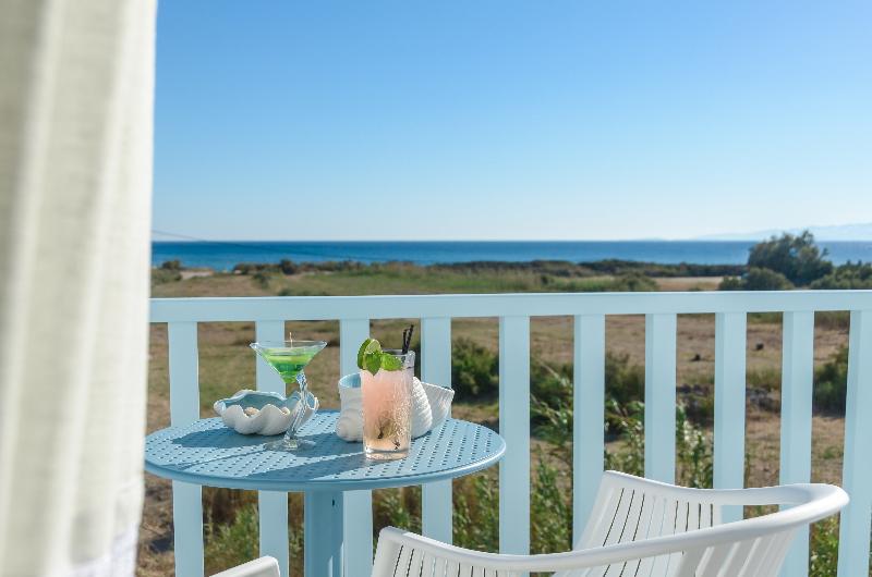 Island Escape Suites - Genel