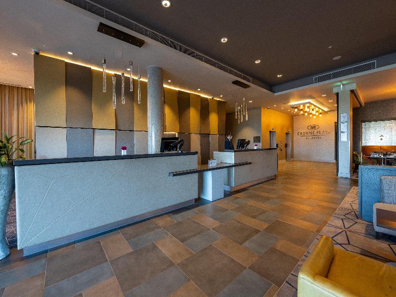 Crowne Plaza Aberdeen Airport - Lobi