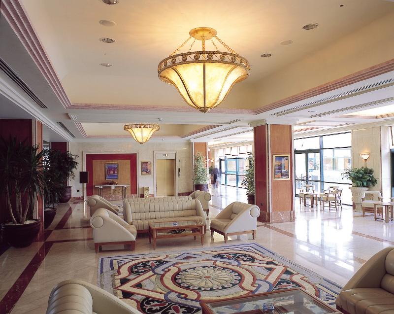 Hilton Pyramids Golf - Lobi