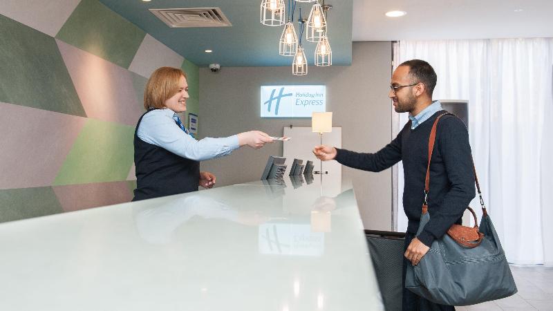 Holiday Inn Express Aberdeen Airport - Genel