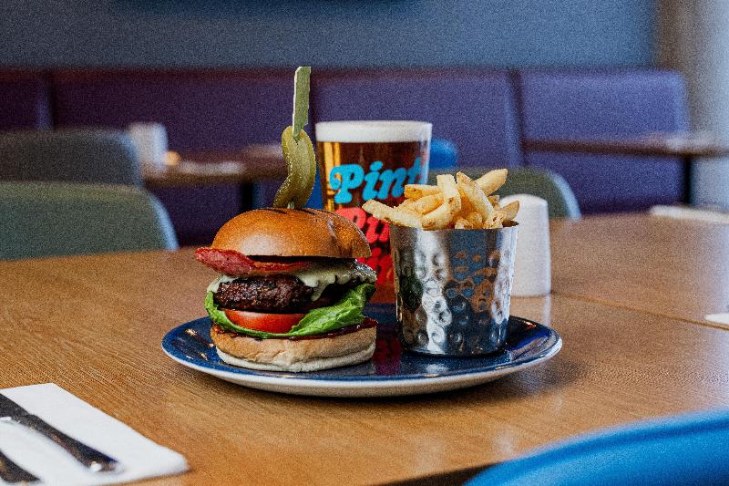 Holiday Inn Express Aberdeen Airport - Restoran
