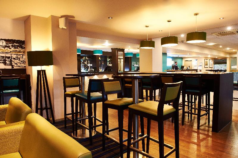 Holiday Inn Express Manchester Airport - Bar