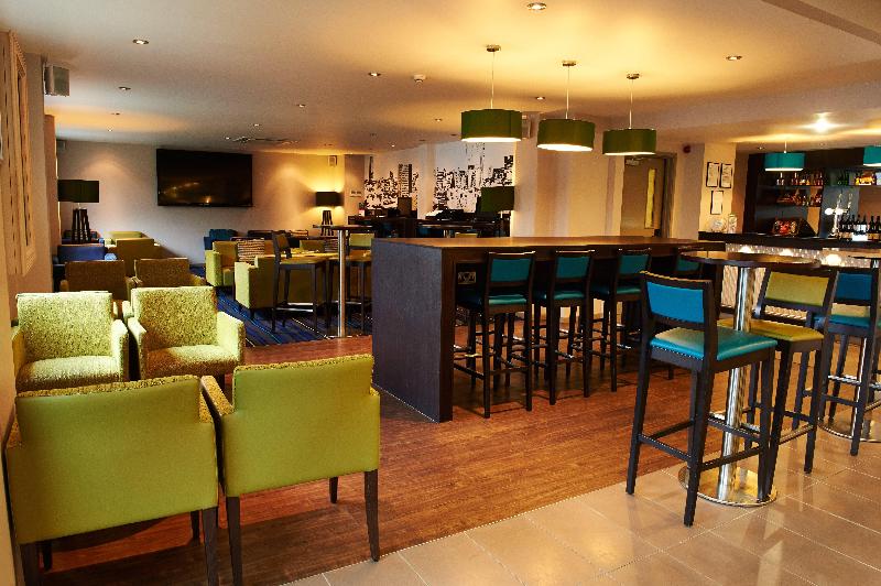 Holiday Inn Express Manchester Airport - Bar
