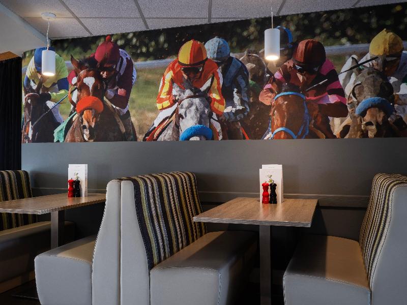 Holiday Inn Huntingdon Racecourse - Restoran