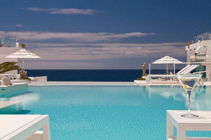 Lani's Suites de Luxe - Havuz