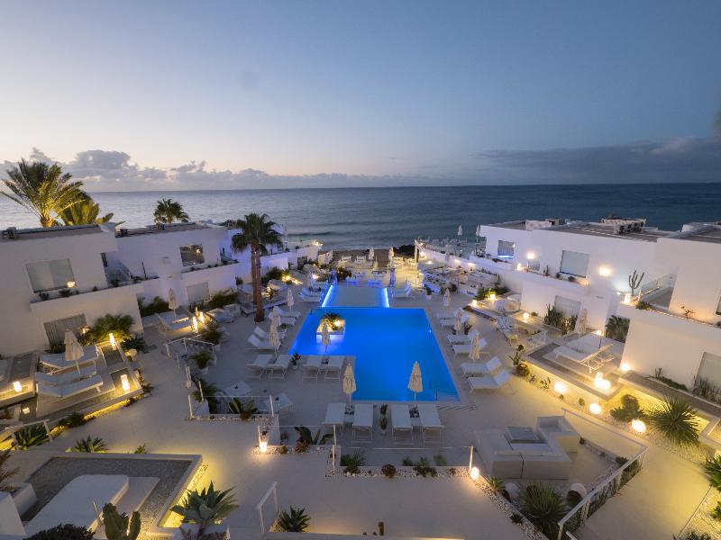 Lani's Suites de Luxe - Havuz
